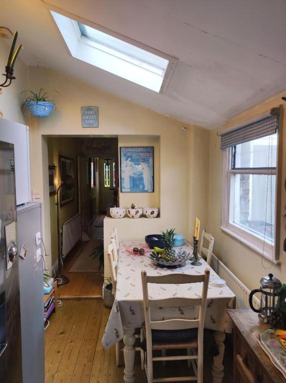 Cosy London Double Room Near Wimbledon Zewnętrze zdjęcie