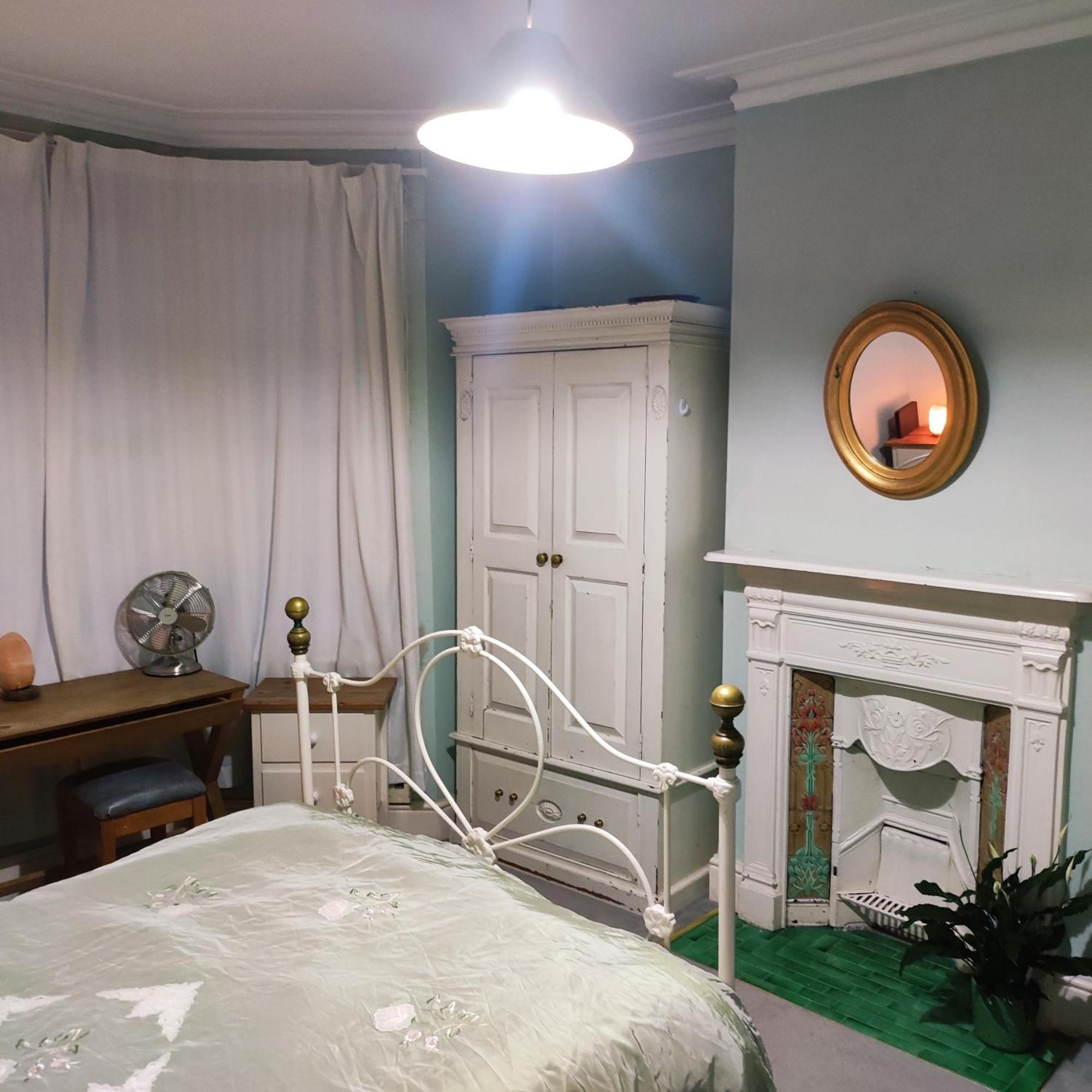 Cosy London Double Room Near Wimbledon Zewnętrze zdjęcie